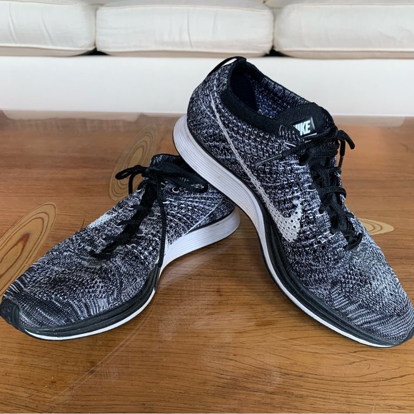Nike Flyknit Racers Oreo 2 - Picture 4 of 9